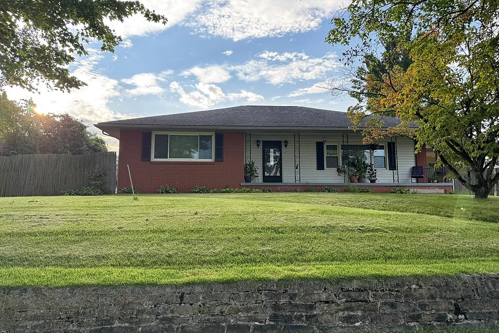 Selling a House As-Is vs. Listing It: Which Option Makes More Sense?